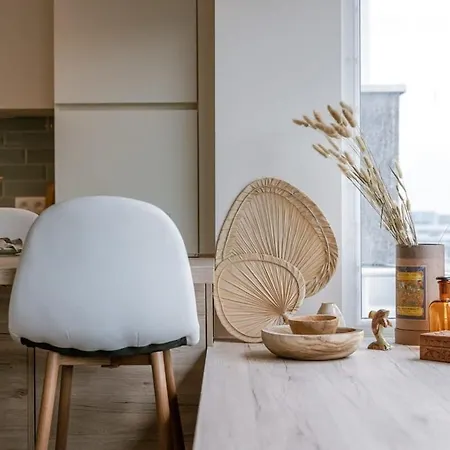 Juan - Modern In With 2 Bedrooms *